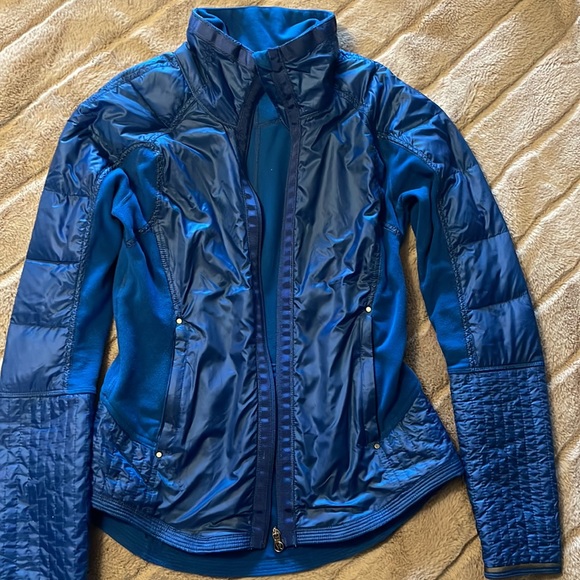 Lululemon jacket with removable hood. So warm and perfect for spring/fall. - Picture 6 of 7